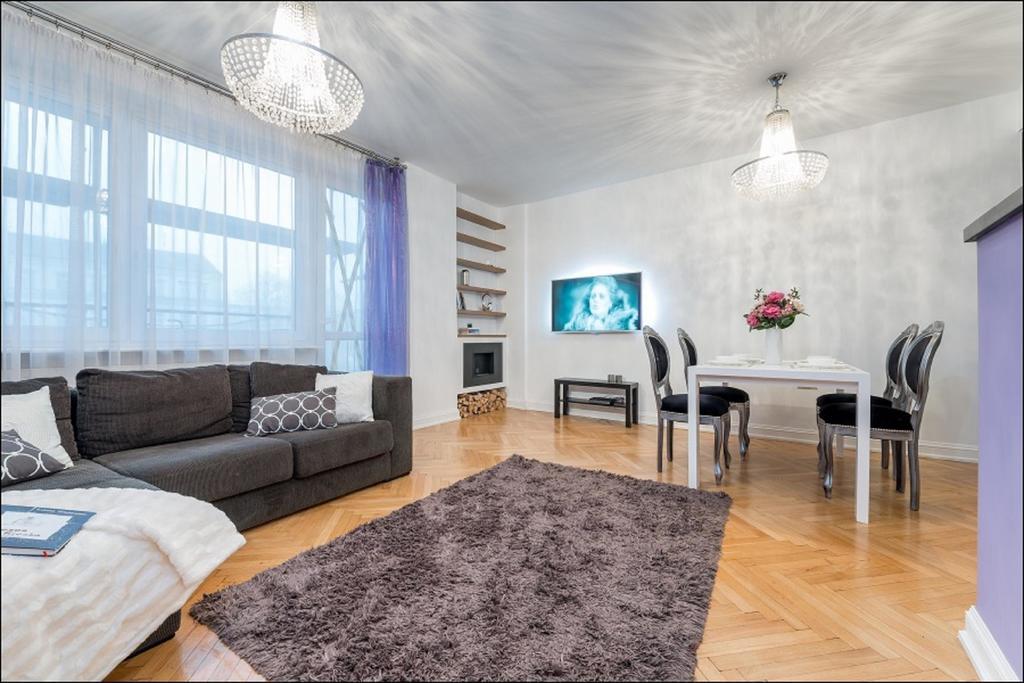 P&O Apartments Metro Nowy Swiat Warschau Buitenkant foto