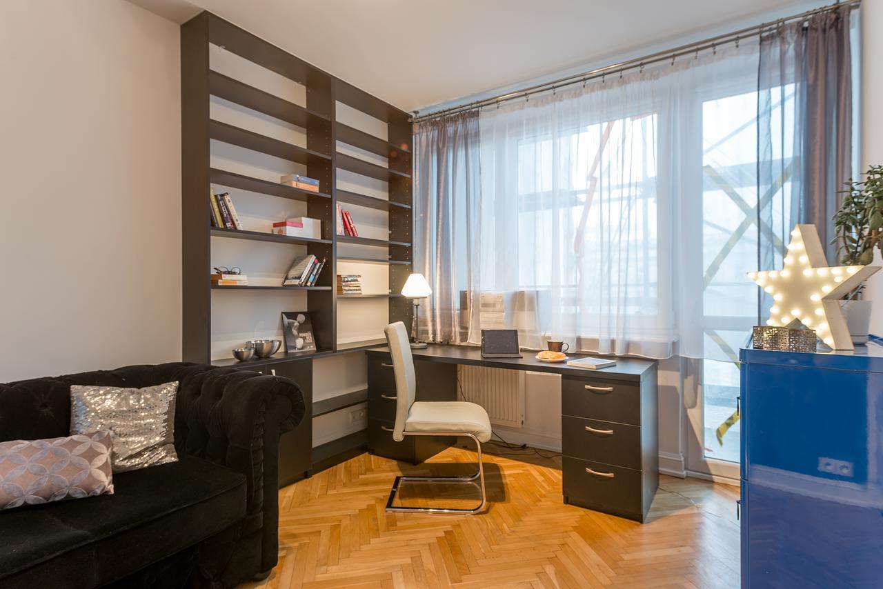 P&O Apartments Metro Nowy Swiat Warschau Buitenkant foto